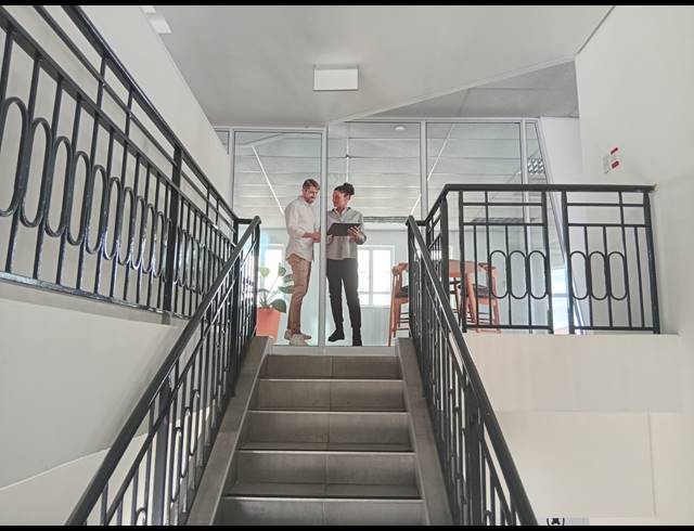 1,224M² BUILDING TO LET IN BRYANSTON